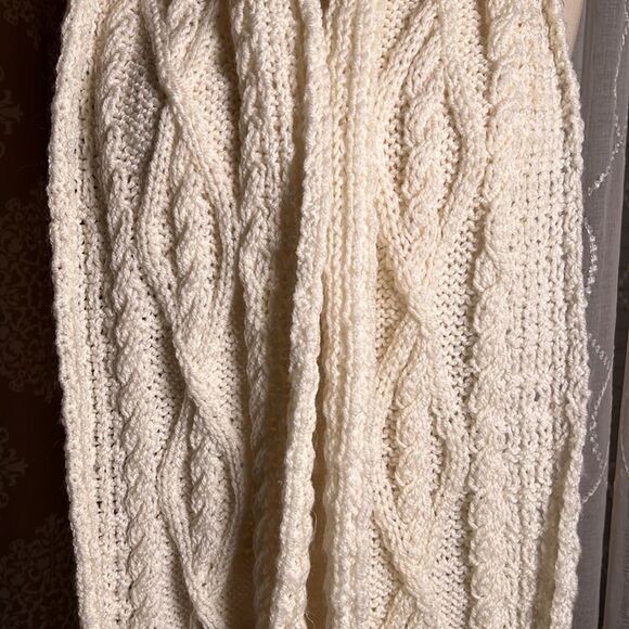 Cozy Off-White Cable Knit Scarf with Fringe - Picture 2 of 2